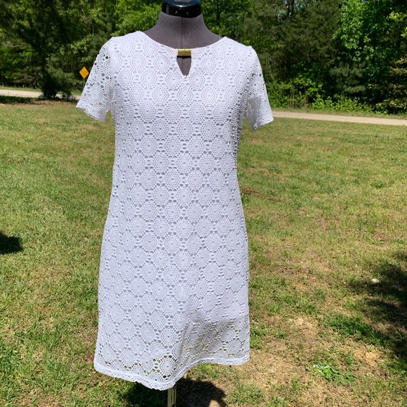 🔴 Bright White Crochet spring /summer dress. - Picture 2 of 8